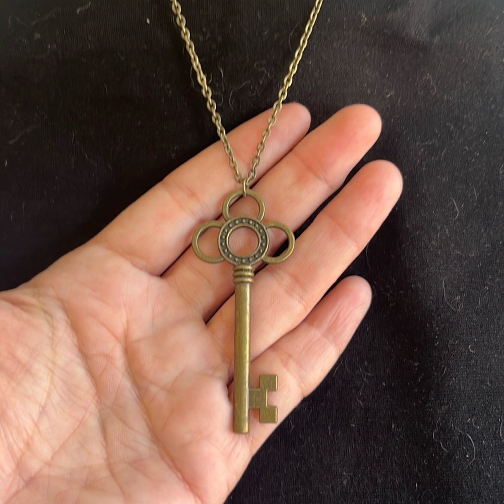 Cute Flower Key Necklace